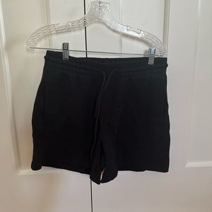 Aritzia TNA sweatshorts